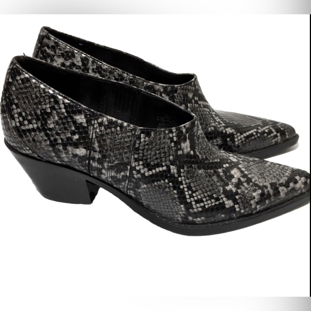 Zara snakeskin print booties. Size 7.